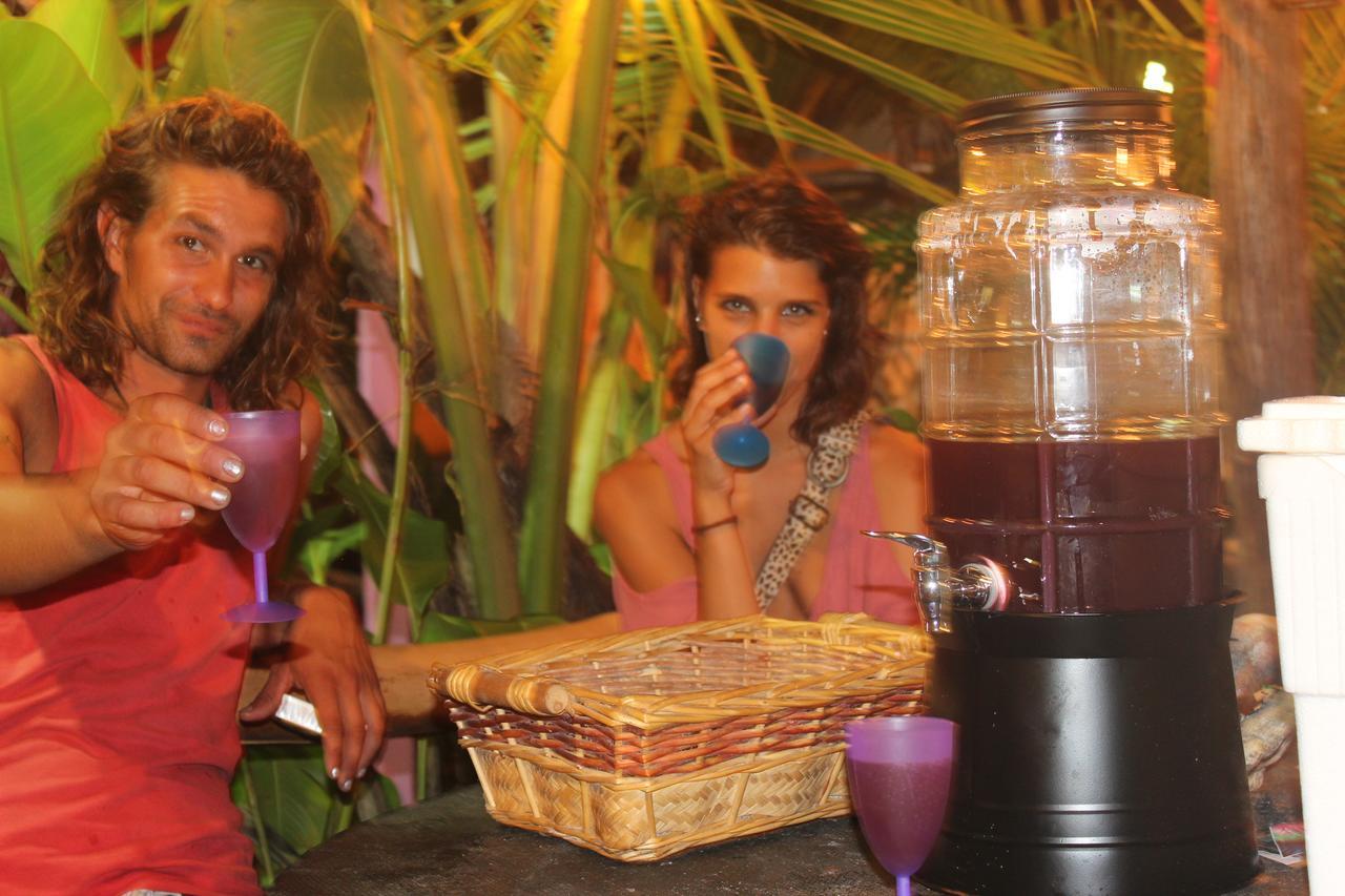 Coconut Hostel Bocas Town Екстер'єр фото