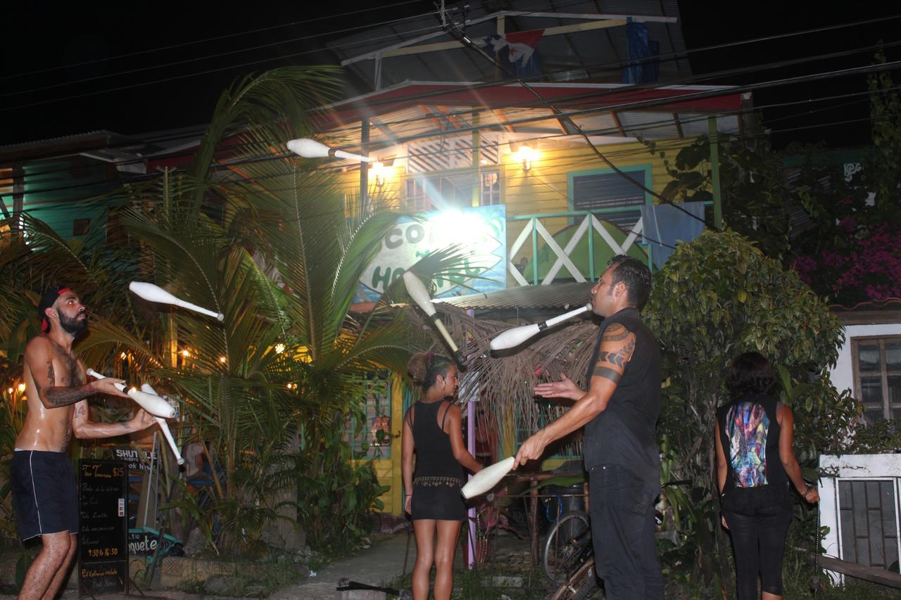 Coconut Hostel Bocas Town Екстер'єр фото
