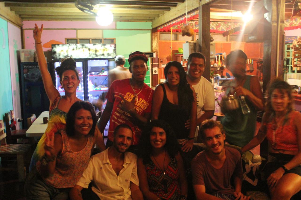 Coconut Hostel Bocas Town Екстер'єр фото