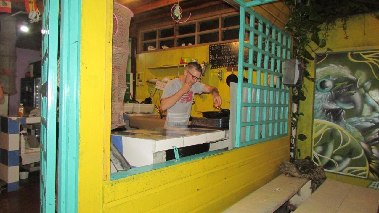 Coconut Hostel Bocas Town Екстер'єр фото