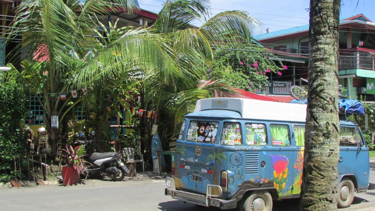 Coconut Hostel Bocas Town Екстер'єр фото